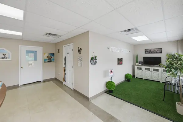 1233 W Main St, Parsons, TN 38363