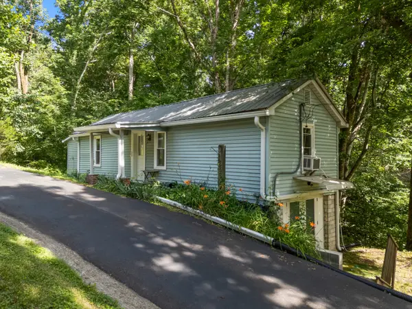 498 Highway 100, Centerville, TN 37033