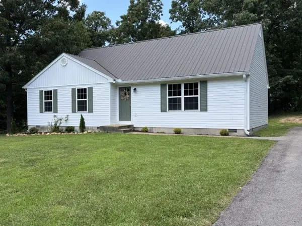 9106 Redbud Ln, Nunnelly, TN 37137