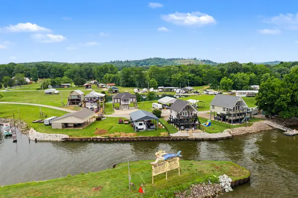 175 Ellen Ln, Decaturville, TN 38329