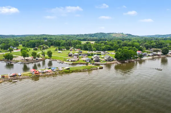 175 Ellen Ln, Decaturville, TN 38329
