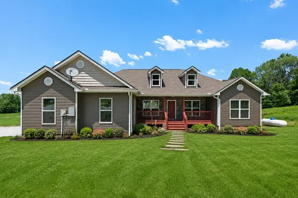 694 Nels Adams Rd, Dickson, TN 37055