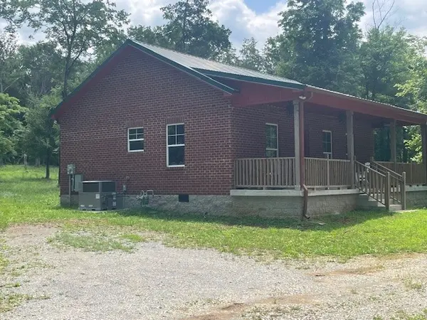 713 Lewis Ave, Shelbyville, TN 37160