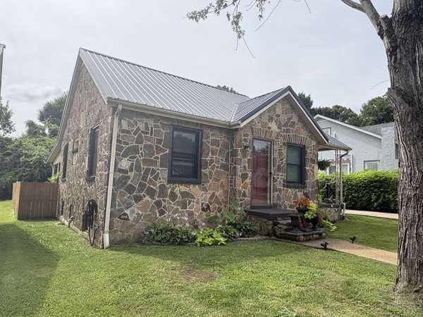 108 Greenwood St, Mount Pleasant, TN 38474