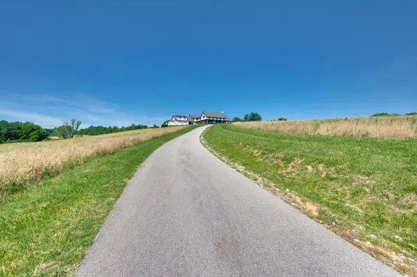 1397 Westfield Rd, Dickson, TN 37055