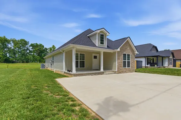 120 Mazie Dr, Lafayette, TN 37083