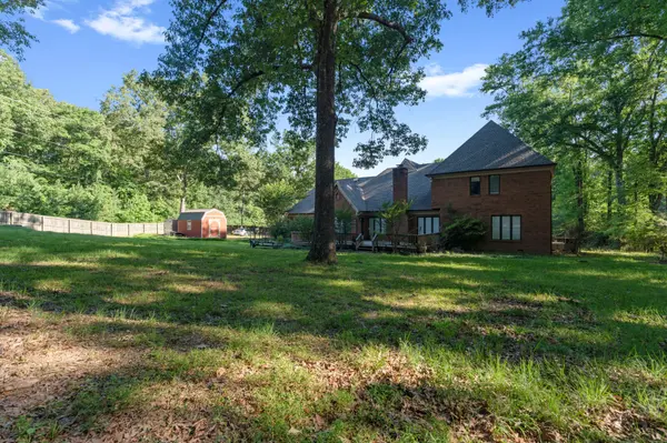 10065 E Country Way Dr, Cordova, TN 38018