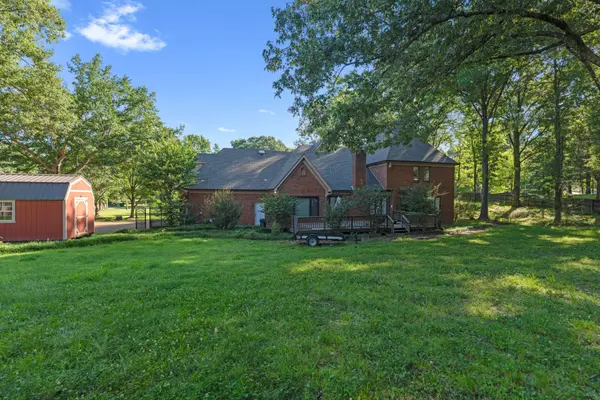 10065 E Country Way Dr, Cordova, TN 38018