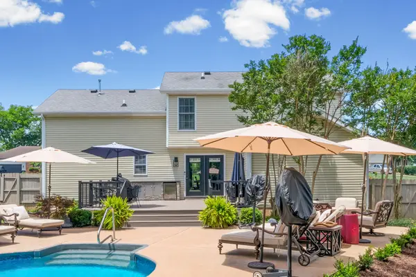 1215 Bark Ridge Cir, Hopkinsville, KY 42240