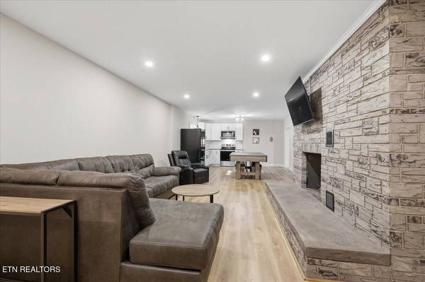 3304 SW Timberlake Drive, Knoxville, TN 37920