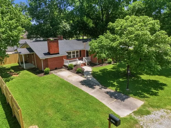 1819 Hamilton Ave, South Pittsburg, TN 37380