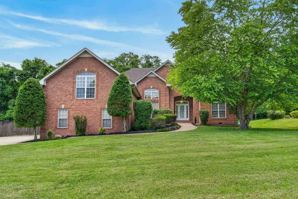 1015 Stafford Ct, Hendersonville, TN 37075