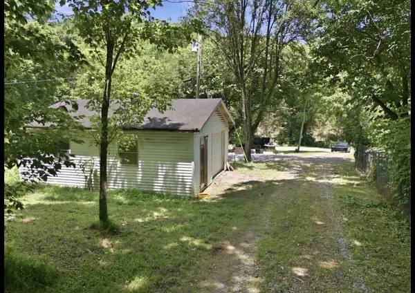 17 Dog Branch Rd #S, Pleasant Shade, TN 37145