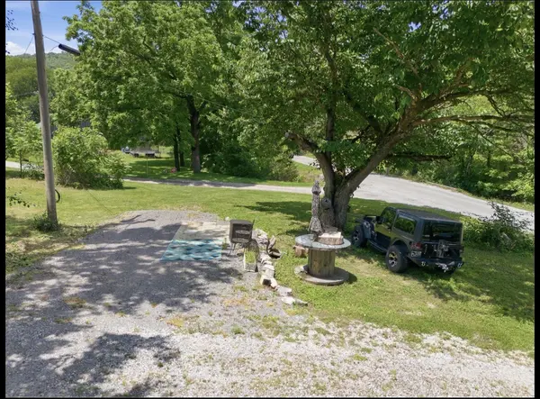 17 Dog Branch Rd #S, Pleasant Shade, TN 37145