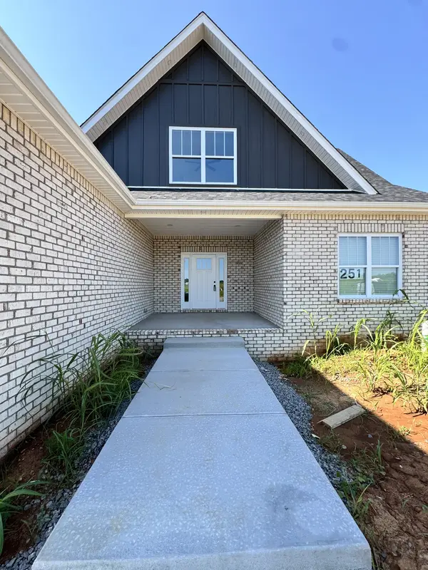 230 Low Plains Ln, Clarksville, TN 37043