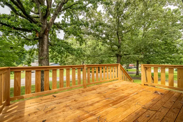 1615 Deer Hollow Dr, Lawrenceburg, TN 38464