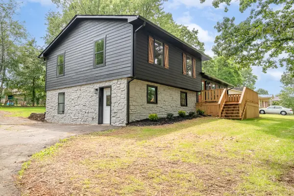 1615 Deer Hollow Dr, Lawrenceburg, TN 38464