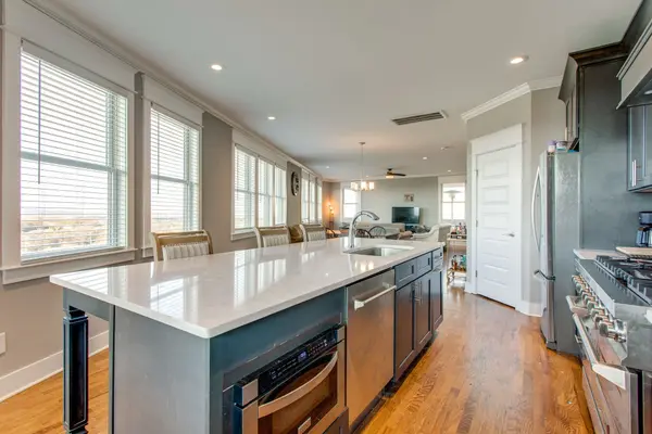 446 37th Ave #N, Nashville, TN 37209