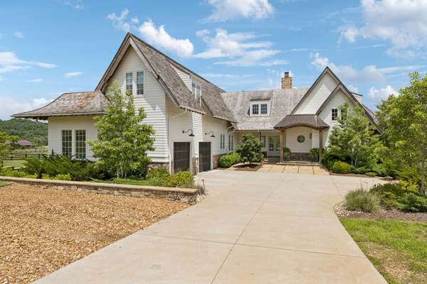 3580 Gray Ln, Thompsons Station, TN 37179