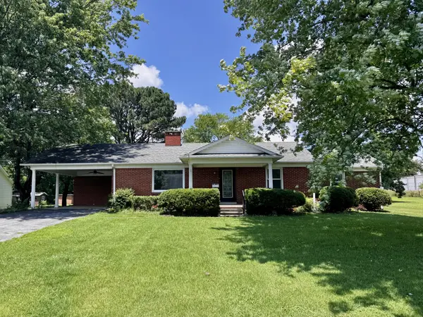 211 Church St, Loretto, TN 38469