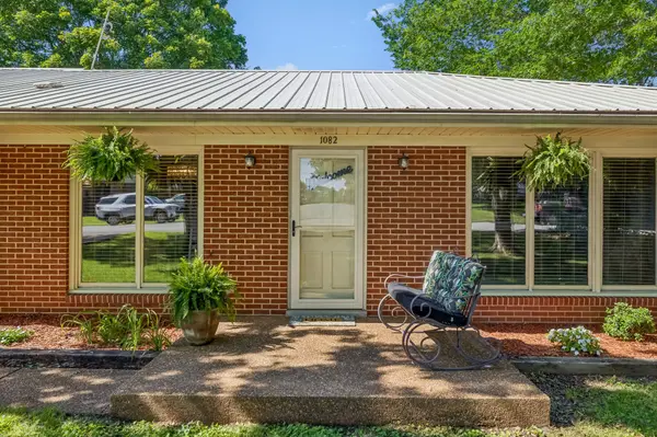 1082 Rolling Fields Cir, Columbia, TN 38401