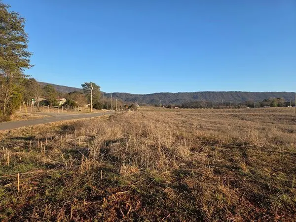 1 Stone Road, Benton, TN 37307