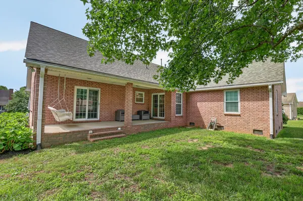 518 Redstone Dr, Gallatin, TN 37066