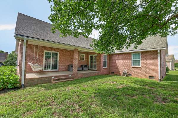 518 Redstone Dr, Gallatin, TN 37066