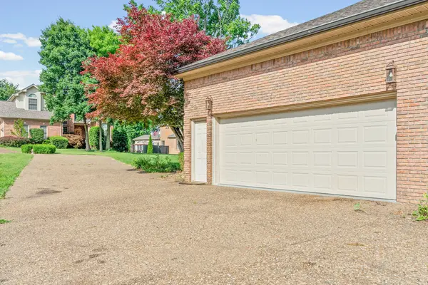 3649 Steeplechase Ln, Hopkinsville, KY 42240