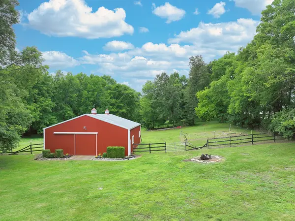 107 Greenfield Ln, Castalian Springs, TN 37031