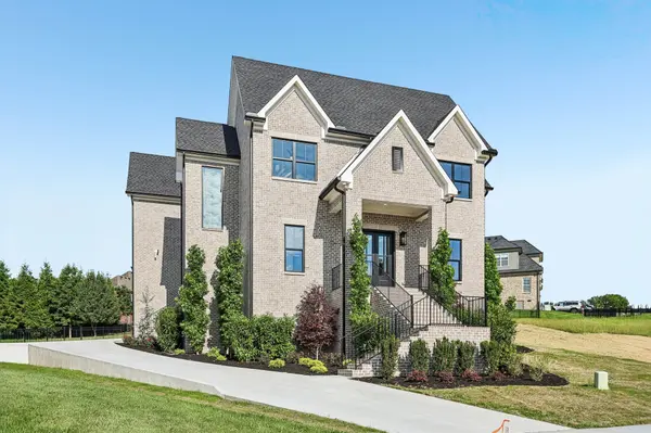 104 Wherry Ct, Hendersonville, TN 37075