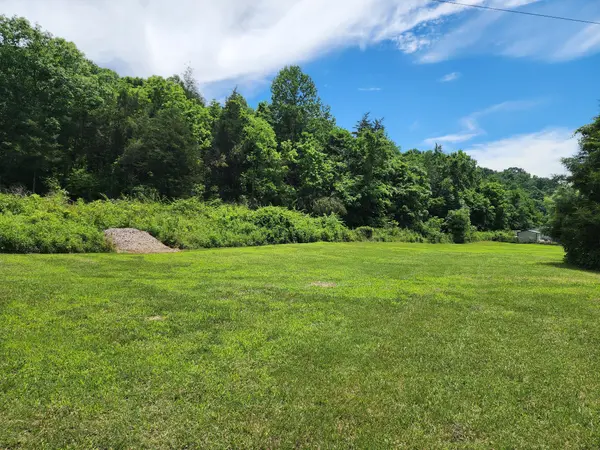 1 Love Hollow Rd, Hartsville, TN 37074