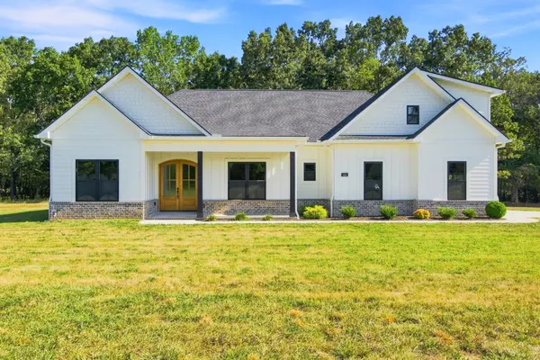 933 Ovoca Lake Rd, Tullahoma, TN 37388