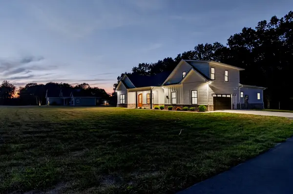 933 Ovoca Lake Rd, Tullahoma, TN 37388