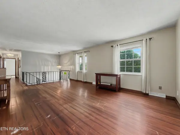 1421 Mount Vista Drive, Knoxville, TN 37920