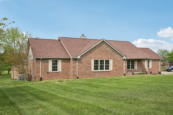 1698 Porter Rd, Burns, TN 37029