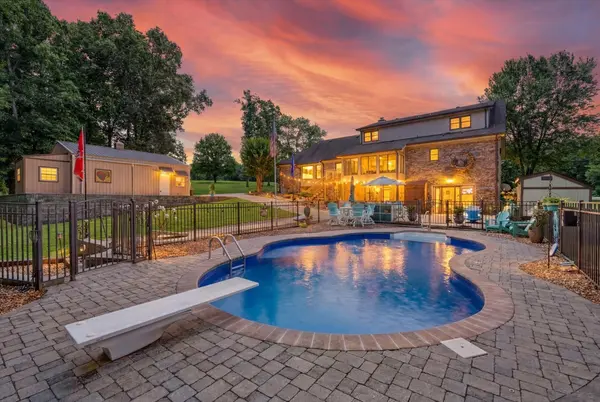 1175 Hutcheson Ln, Clarksville, TN 37040