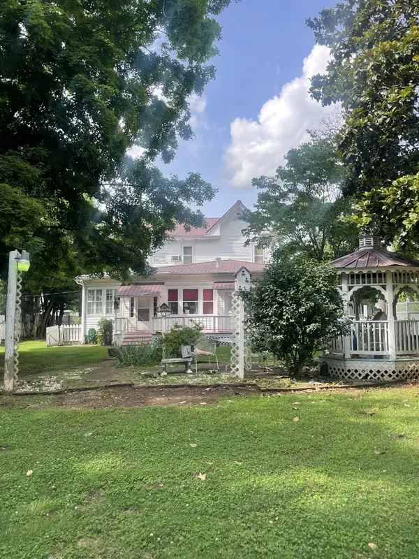 213 Pulaski St, Lawrenceburg, TN 38464