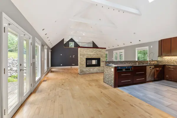 1040 Rustic Hills Dr, Ashland City, TN 37015