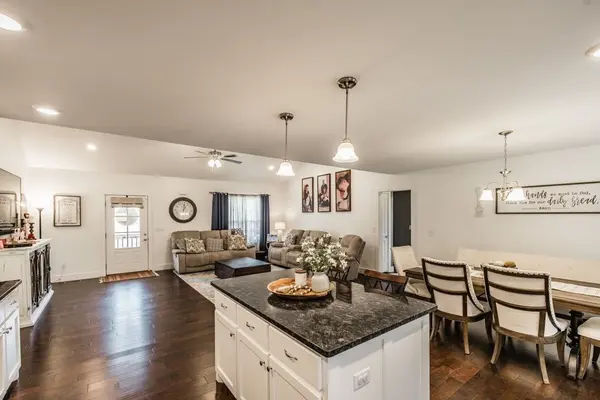 1007 Smiley Troutt Rd, Bethpage, TN 37022