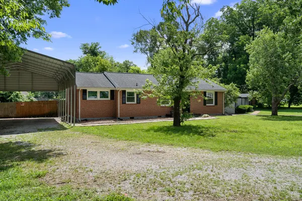 201 Pleasant Dr, Columbia, TN 38401