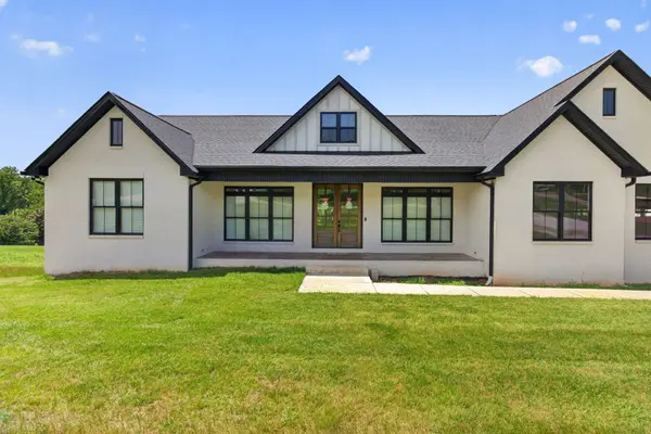 4413 Twin Creeks Dr, Cookeville, TN 38506