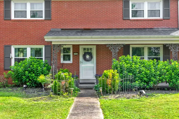 1701 Parkview Dr, Hopkinsville, KY 42240