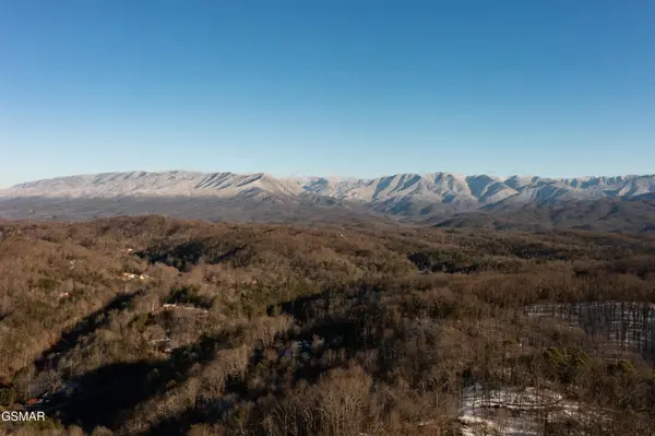 4364 Powdermill Estates Rd, Sevierville, TN 37876
