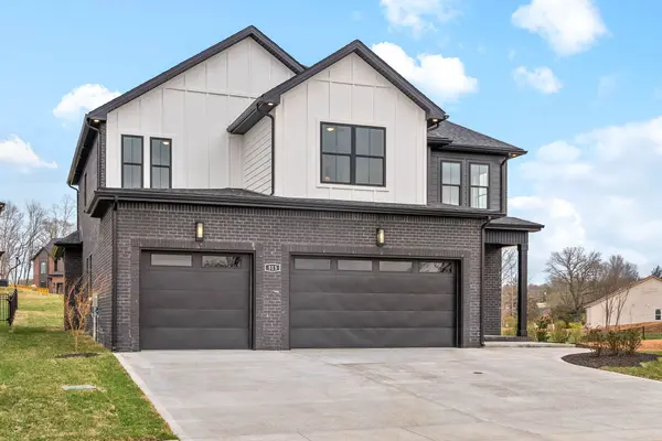 15 Rustling Oaks Ct, Pleasant View, TN 37146