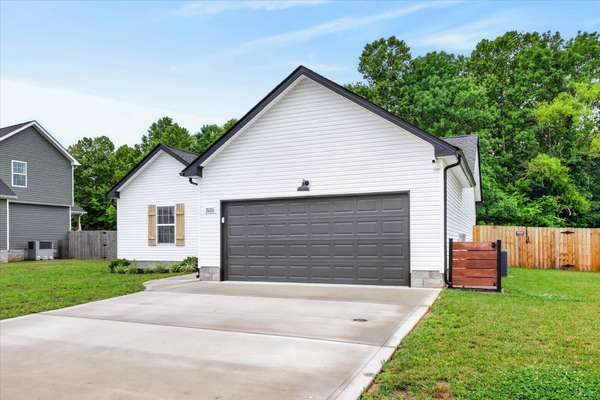 2026 Ireland Way, Clarksville, TN 37042