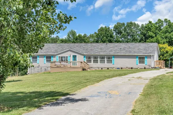 2657 Oak Grove Rd, Red Boiling Springs, TN 37150