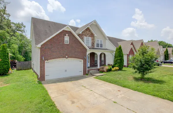 716 Cavalier Dr, Clarksville, TN 37040