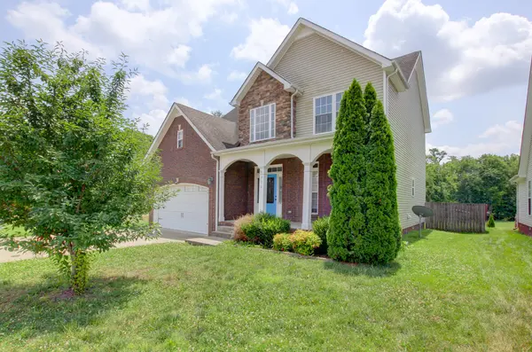 716 Cavalier Dr, Clarksville, TN 37040