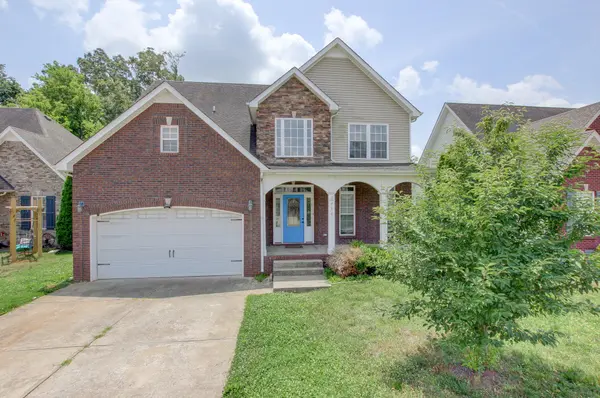 716 Cavalier Dr, Clarksville, TN 37040